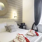 罗马纳沃纳利弗旅馆